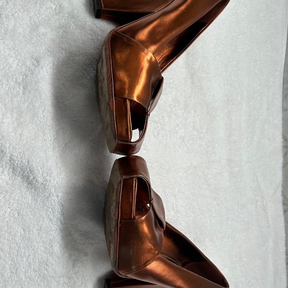 Luxury YVES SAINT LAURENT RIVE GAUCHE LEATHER PUMPS - Picture 11 of 14